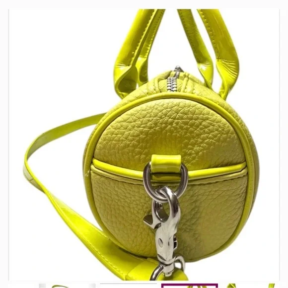 NWT
URBAN OUTFITTERS LIZZIE PISTACHIO GREEN MINI BARREL DUFFLE CROSSBODY BAG - Picture 9 of 12